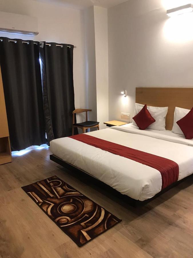 Hotel Aarkay Palace Badarpur Exterior foto